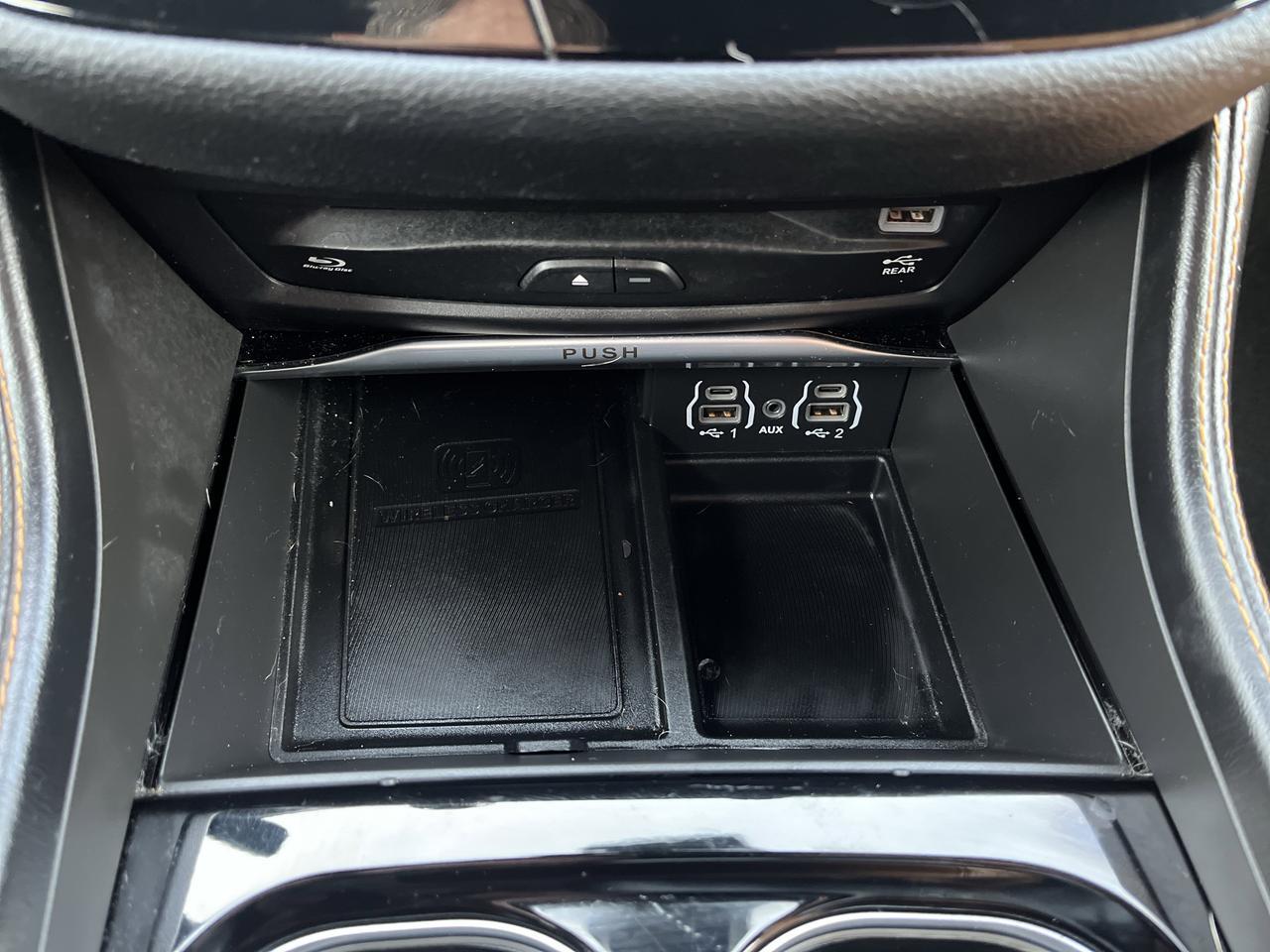 2021 Chrysler Pacifica Hybrid Pinnacle w/AdaptiveCruise Sunroof Nav HtdCldMemLthr HtdSteeringWheel Hands-FreeLftgt Saukville WI