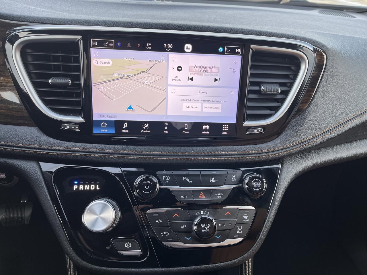 2021 Chrysler Pacifica Hybrid Pinnacle w/AdaptiveCruise Sunroof Nav HtdCldMemLthr HtdSteeringWheel Hands-FreeLftgt Saukville WI