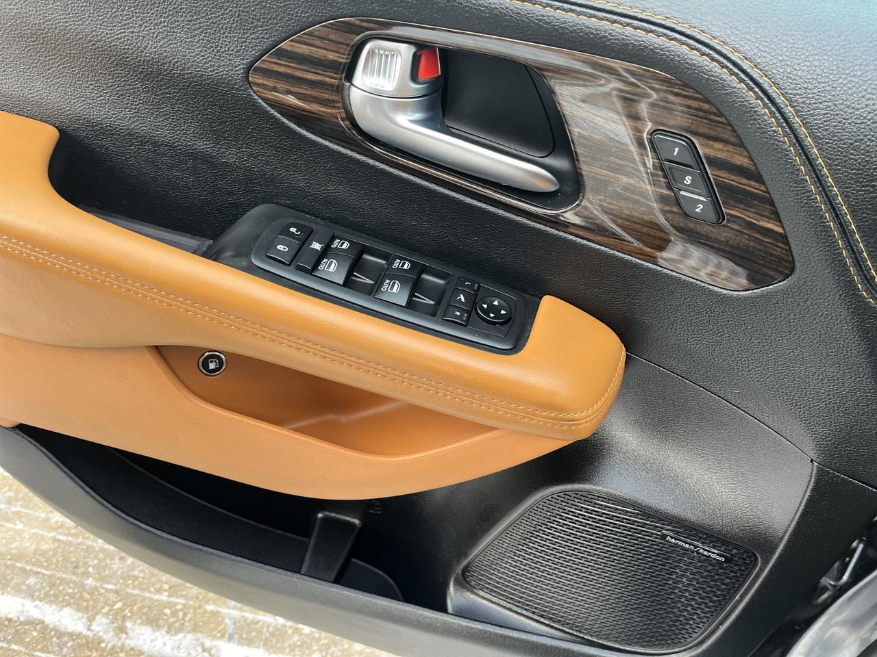 2021 Chrysler Pacifica Hybrid Pinnacle w/AdaptiveCruise Sunroof Nav HtdCldMemLthr HtdSteeringWheel Hands-FreeLftgt Saukville WI