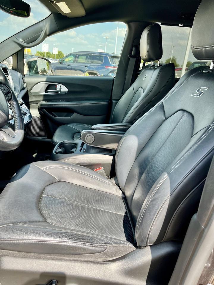 2021 Chrysler Pacifica Hybrid Touring L Castroville TX