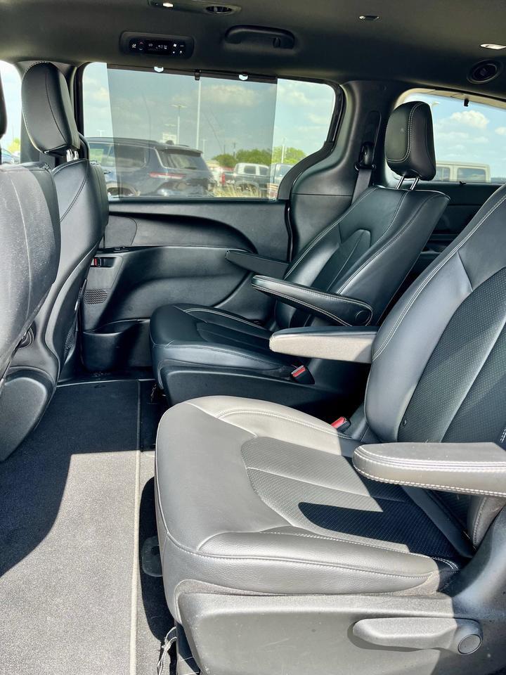 2021 Chrysler Pacifica Hybrid Touring L Castroville TX