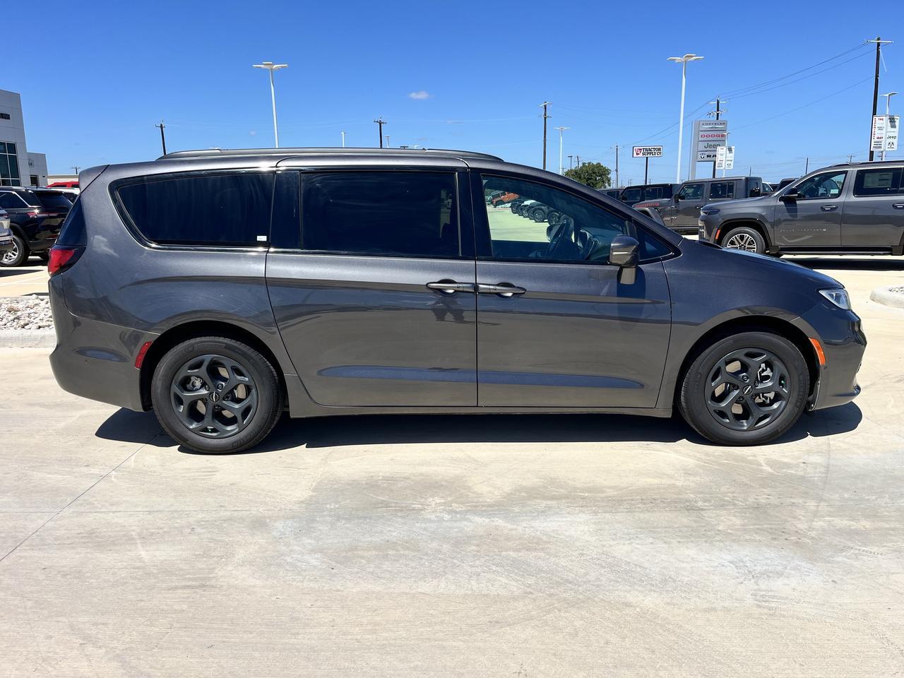 2021 Chrysler Pacifica Hybrid Touring L