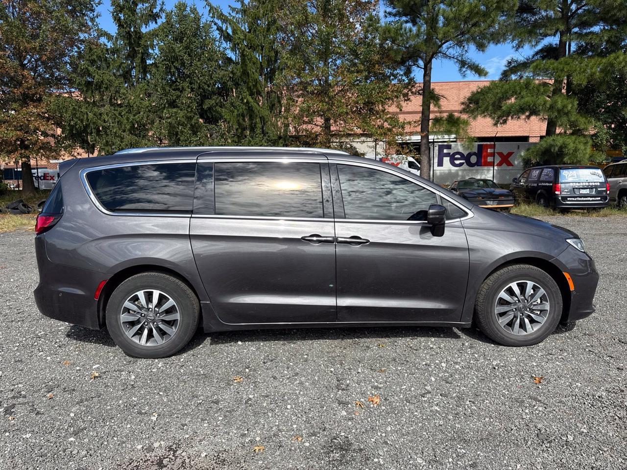 2021 Chrysler Pacifica Hybrid Touring L Chantilly VA