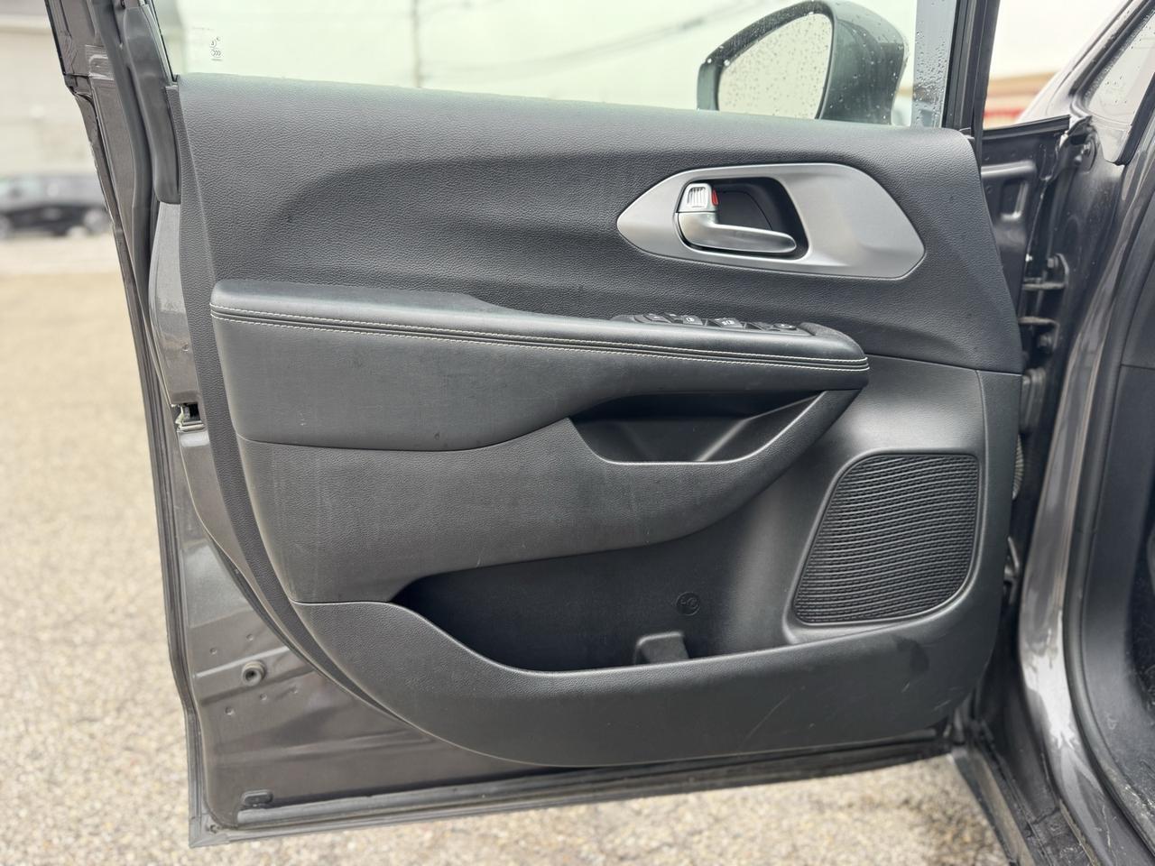 2021 Chrysler Pacifica Touring Crestwood KY
