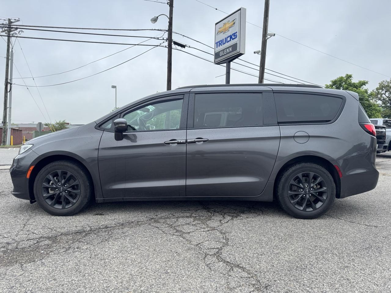 2021 Chrysler Pacifica Touring Crestwood KY