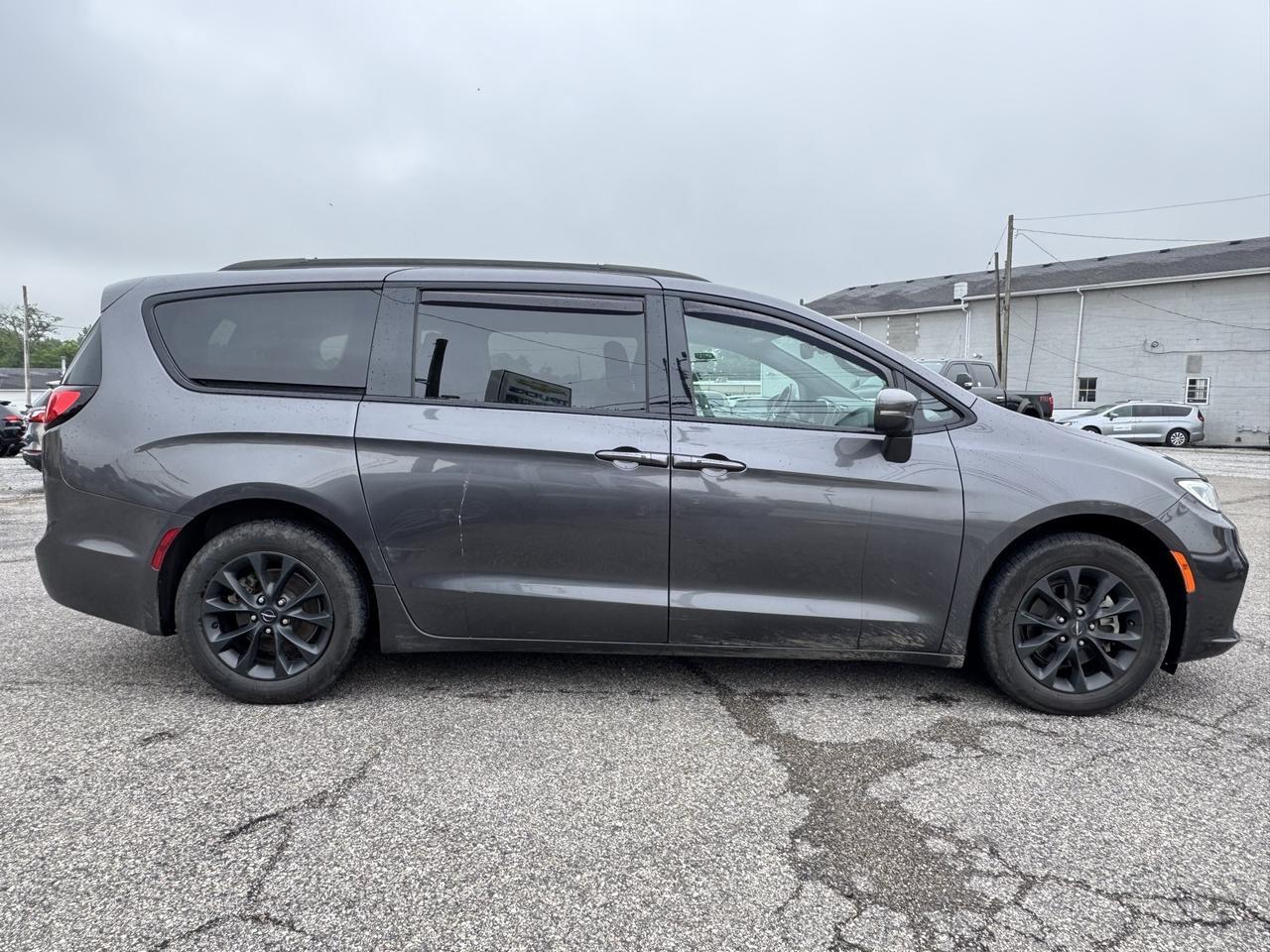 2021 Chrysler Pacifica Touring Crestwood KY