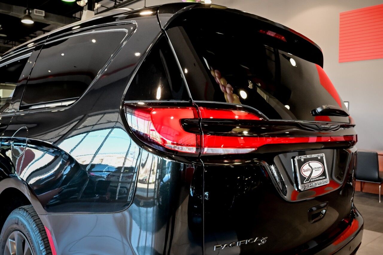 2021 Chrysler Pacifica Touring L AWD, Navigation Appearence Pkg Springfield NJ