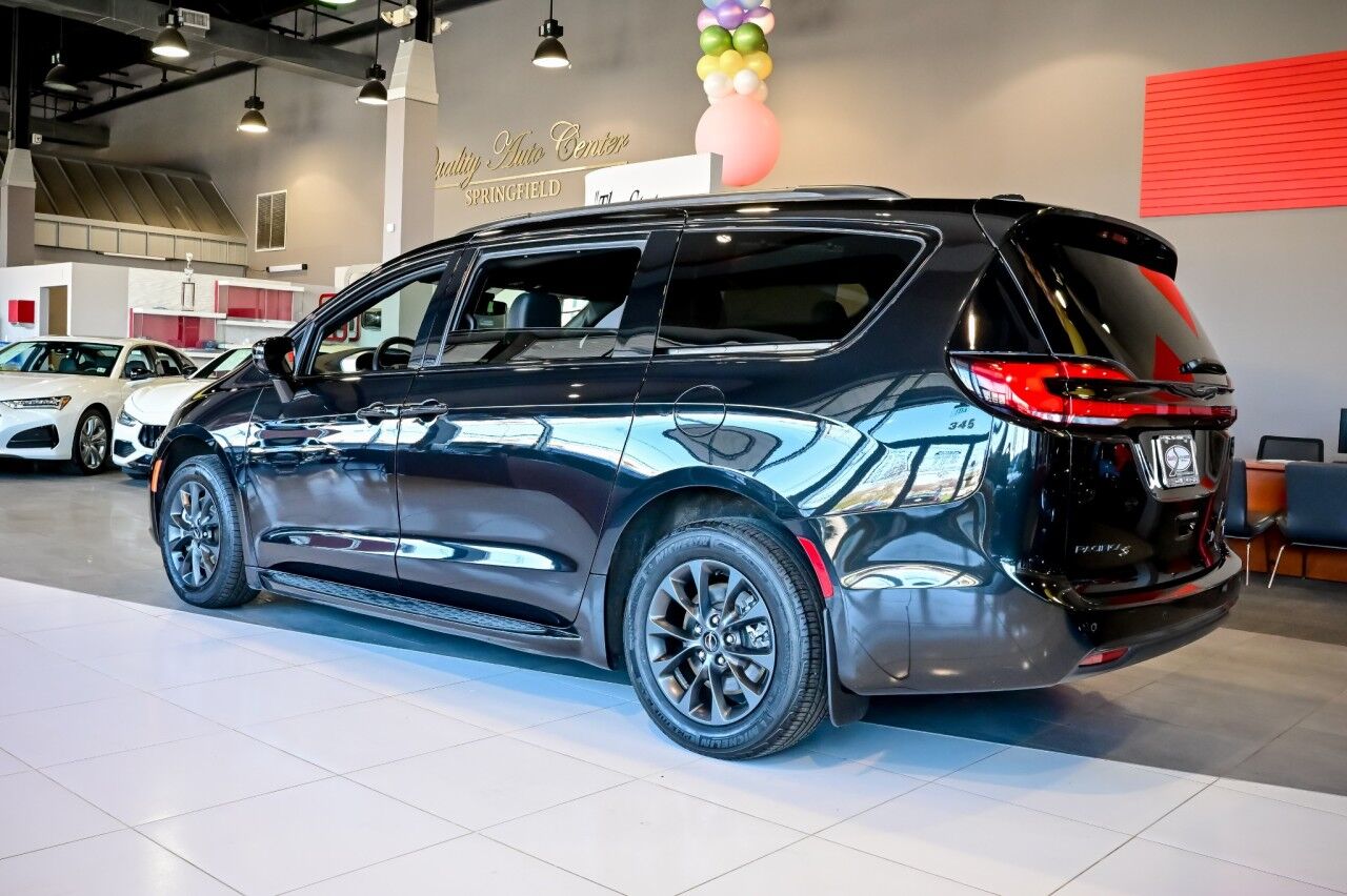 2021 Chrysler Pacifica Touring L AWD, Navigation Appearence Pkg Springfield NJ