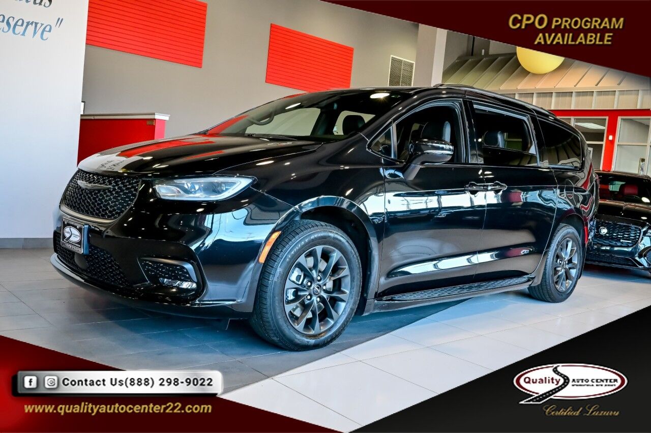 2021 Chrysler Pacifica Touring L AWD, Navigation Appearence Pkg