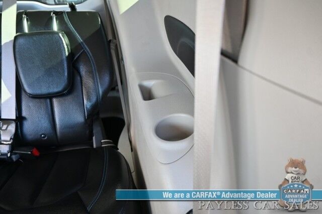 2021 Chrysler Pacifica Touring L / AutoStart / Power & Heated Leather Seats / Heated Steering Wheel / Lane Departure & Blind Spot Alert / Apple CarPlay & Android Auto / Back Up Camera / 3rd Row / Seats 8 / Block Heater / 1-Owner Anchorage AK