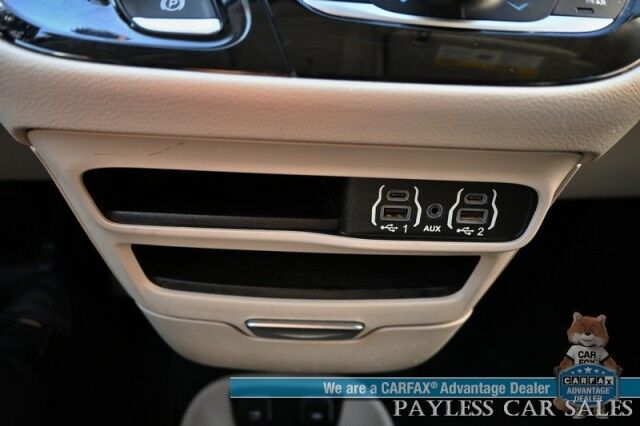2021 Chrysler Pacifica Touring L / AutoStart / Power & Heated Leather Seats / Heated Steering Wheel / Lane Departure & Blind Spot Alert / Apple CarPlay & Android Auto / Back Up Camera / 3rd Row / Seats 8 / Block Heater / 1-Owner Anchorage AK