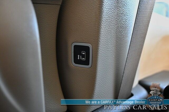 2021 Chrysler Pacifica Touring L / AutoStart / Power & Heated Leather Seats / Heated Steering Wheel / Lane Departure & Blind Spot Alert / Apple CarPlay & Android Auto / Back Up Camera / 3rd Row / Seats 8 / Block Heater / 1-Owner Anchorage AK