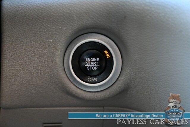 2021 Chrysler Pacifica Touring L / AutoStart / Power & Heated Leather Seats / Heated Steering Wheel / Lane Departure & Blind Spot Alert / Apple CarPlay & Android Auto / Back Up Camera / 3rd Row / Seats 8 / Block Heater / 1-Owner Anchorage AK