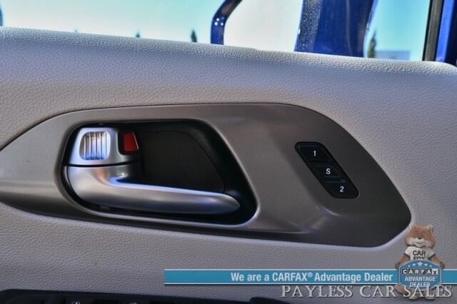 2021 Chrysler Pacifica Touring L / AutoStart / Power & Heated Leather Seats / Heated Steering Wheel / Lane Departure & Blind Spot Alert / Apple CarPlay & Android Auto / Back Up Camera / 3rd Row / Seats 8 / Block Heater / 1-Owner Anchorage AK