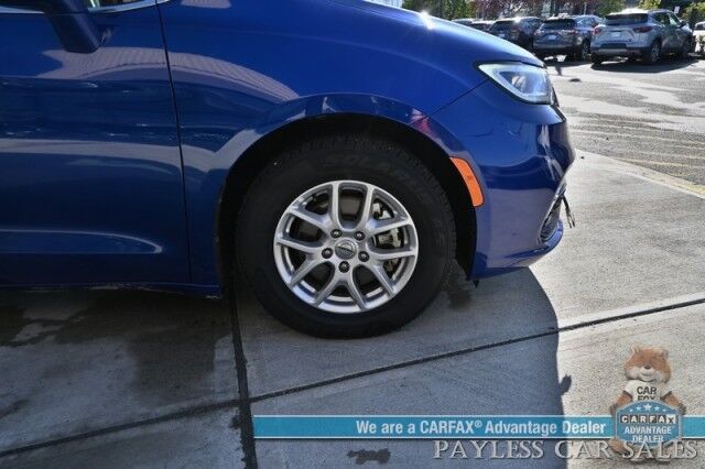 2021 Chrysler Pacifica Touring L / AutoStart / Power & Heated Leather Seats / Heated Steering Wheel / Lane Departure & Blind Spot Alert / Apple CarPlay & Android Auto / Back Up Camera / 3rd Row / Seats 8 / Block Heater / 1-Owner Anchorage AK