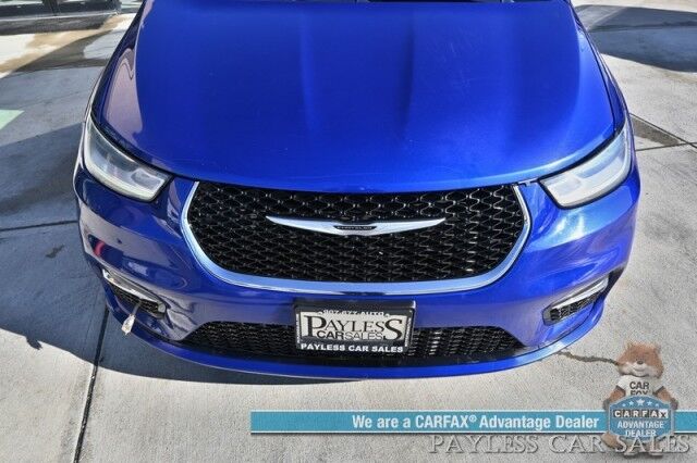 2021 Chrysler Pacifica Touring L / AutoStart / Power & Heated Leather Seats / Heated Steering Wheel / Lane Departure & Blind Spot Alert / Apple CarPlay & Android Auto / Back Up Camera / 3rd Row / Seats 8 / Block Heater / 1-Owner Anchorage AK