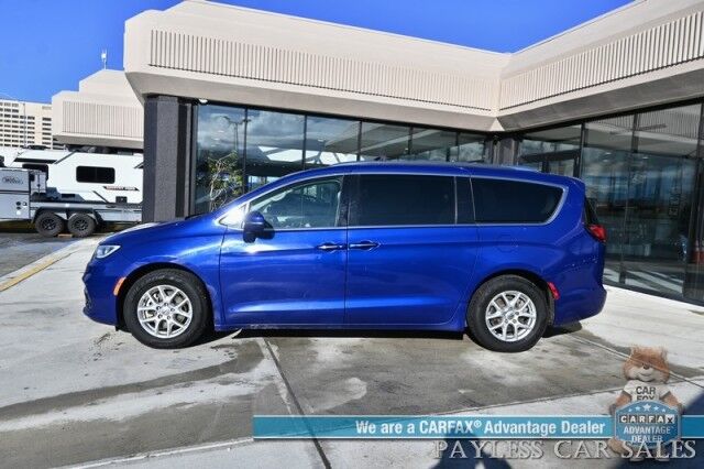 2021 Chrysler Pacifica Touring L / AutoStart / Power & Heated Leather Seats / Heated Steering Wheel / Lane Departure & Blind Spot Alert / Apple CarPlay & Android Auto / Back Up Camera / 3rd Row / Seats 8 / Block Heater / 1-Owner Anchorage AK