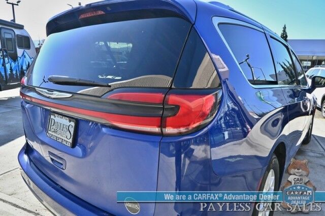 2021 Chrysler Pacifica Touring L / AutoStart / Power & Heated Leather Seats / Heated Steering Wheel / Lane Departure & Blind Spot Alert / Apple CarPlay & Android Auto / Back Up Camera / 3rd Row / Seats 8 / Block Heater / 1-Owner Anchorage AK