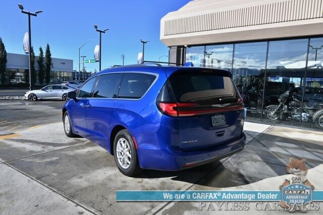 2021 Chrysler Pacifica Touring L / AutoStart / Power & Heated Leather Seats / Heated Steering Wheel / Lane Departure & Blind Spot Alert / Apple CarPlay & Android Auto / Back Up Camera / 3rd Row / Seats 8 / Block Heater / 1-Owner Anchorage AK