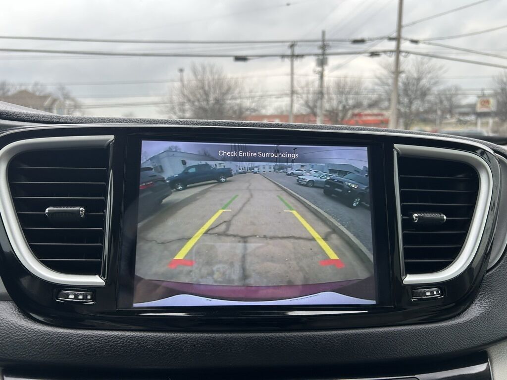 2021 Chrysler Pacifica Touring L Crestwood KY