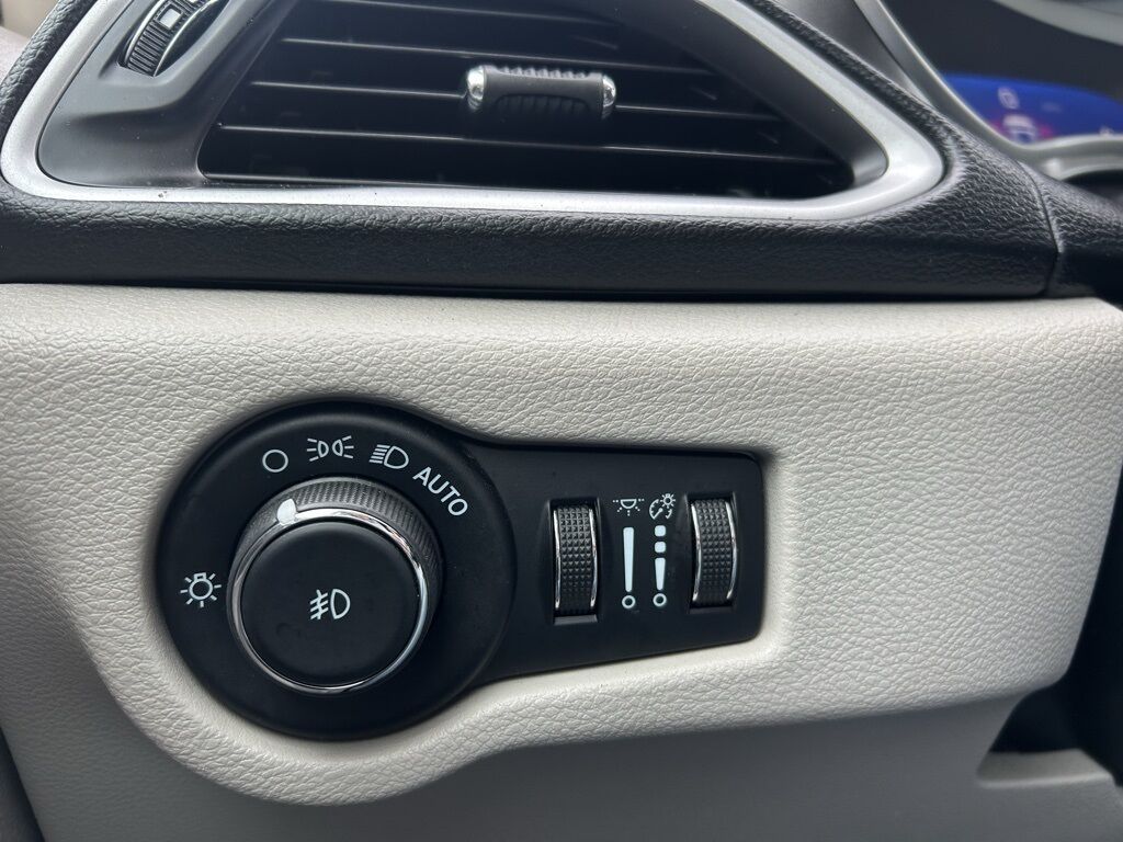 2021 Chrysler Pacifica Touring L Crestwood KY