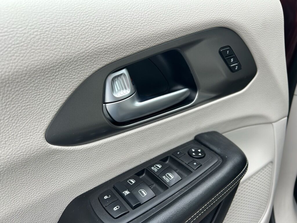 2021 Chrysler Pacifica Touring L Crestwood KY