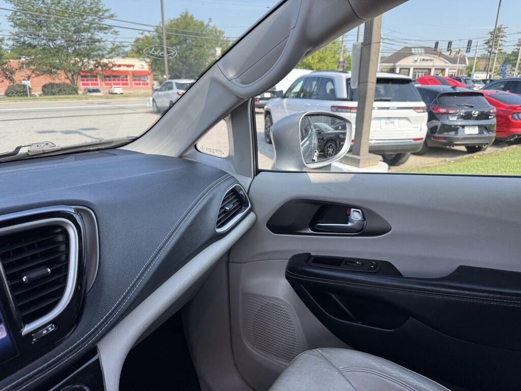 2021 Chrysler Pacifica Touring L Crestwood KY