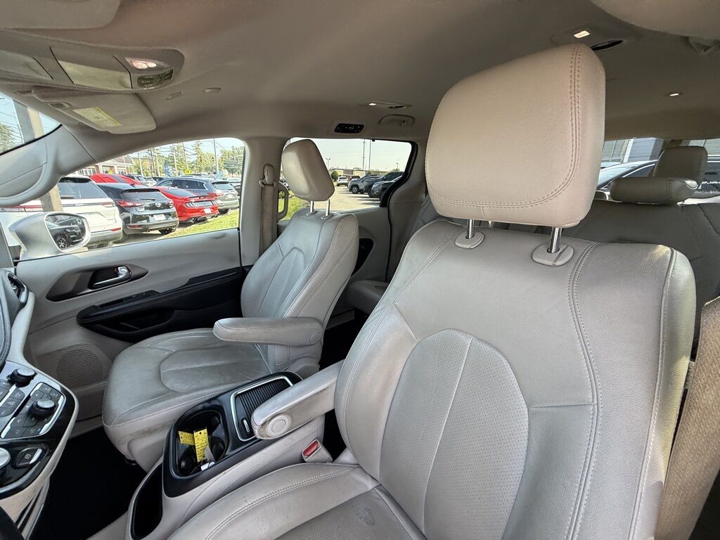 2021 Chrysler Pacifica Touring L Crestwood KY