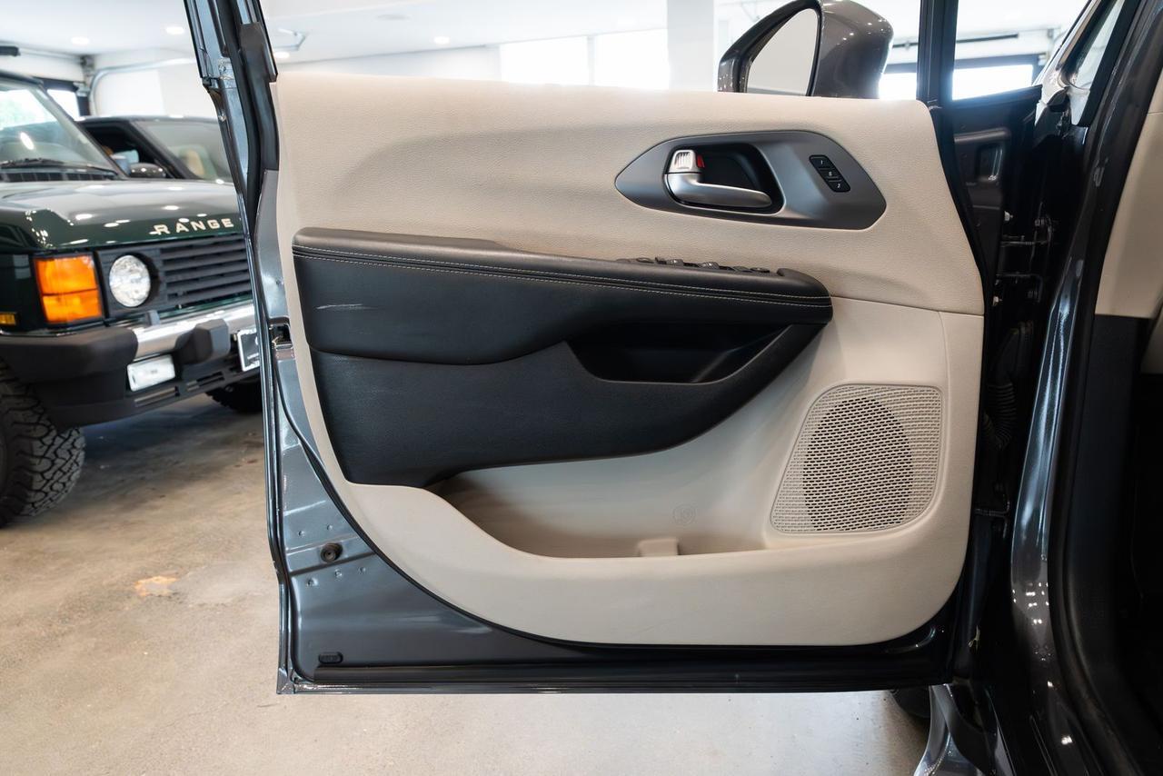 2021 Chrysler Pacifica Touring L Gladstone OR
