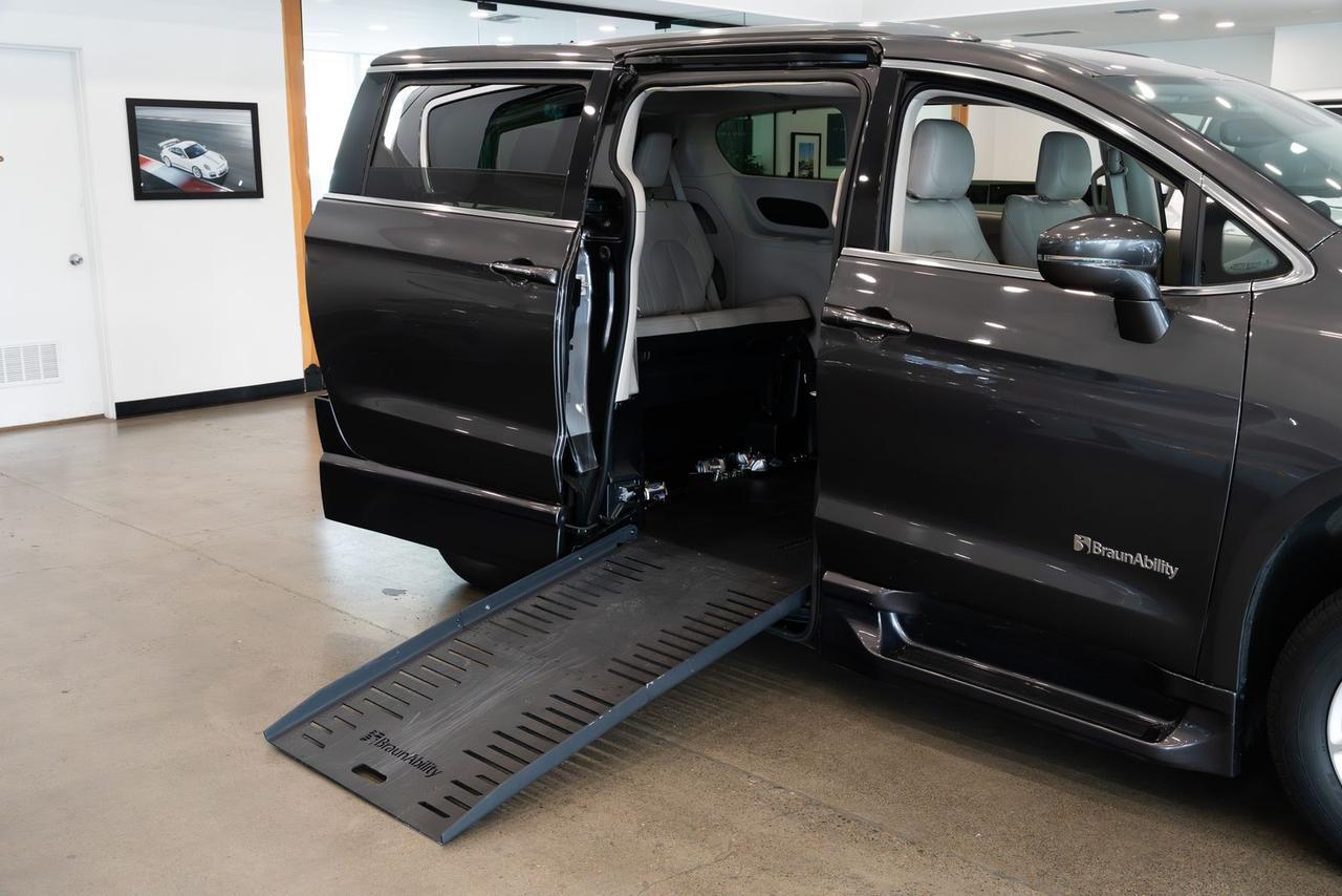 2021 Chrysler Pacifica Touring L Gladstone OR