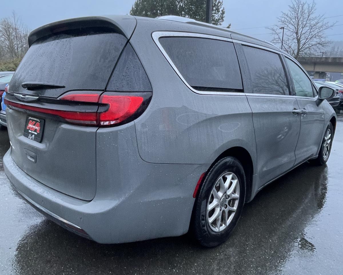 2021 Chrysler Pacifica Touring L Minivan 4D