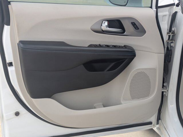 2021 Chrysler Pacifica Touring L Castroville TX