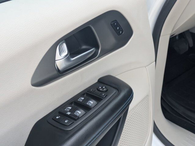 2021 Chrysler Pacifica Touring L Castroville TX