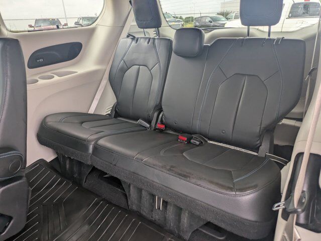 2021 Chrysler Pacifica Touring L Castroville TX