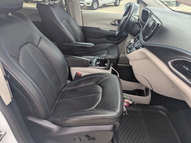 2021 Chrysler Pacifica Touring L Castroville TX