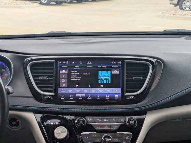 2021 Chrysler Pacifica Touring L Castroville TX