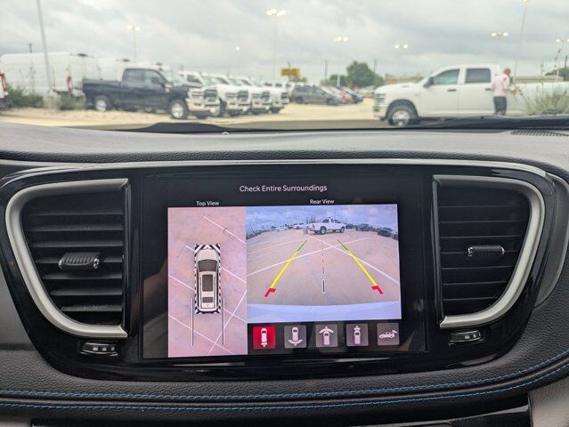 2021 Chrysler Pacifica Touring L Castroville TX