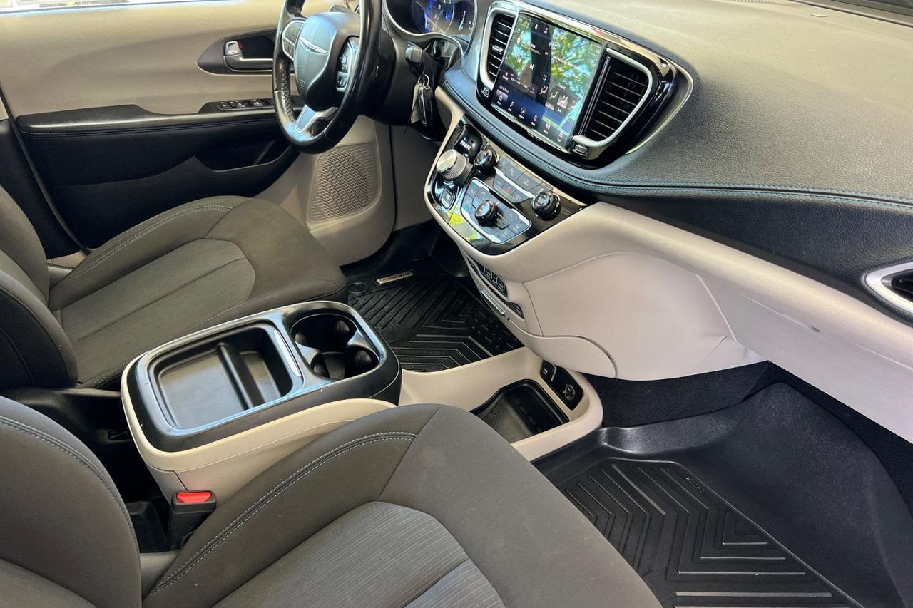 2021 Chrysler Pacifica Touring Roseville CA