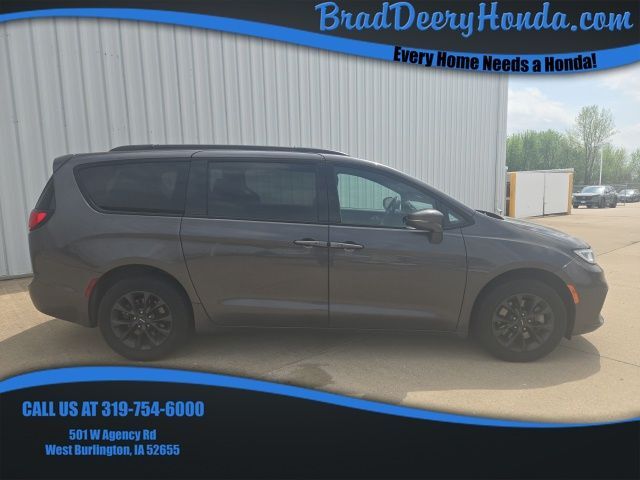 2021 Chrysler Pacifica Touring