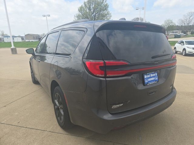 2021 Chrysler Pacifica Touring West Burlington IA