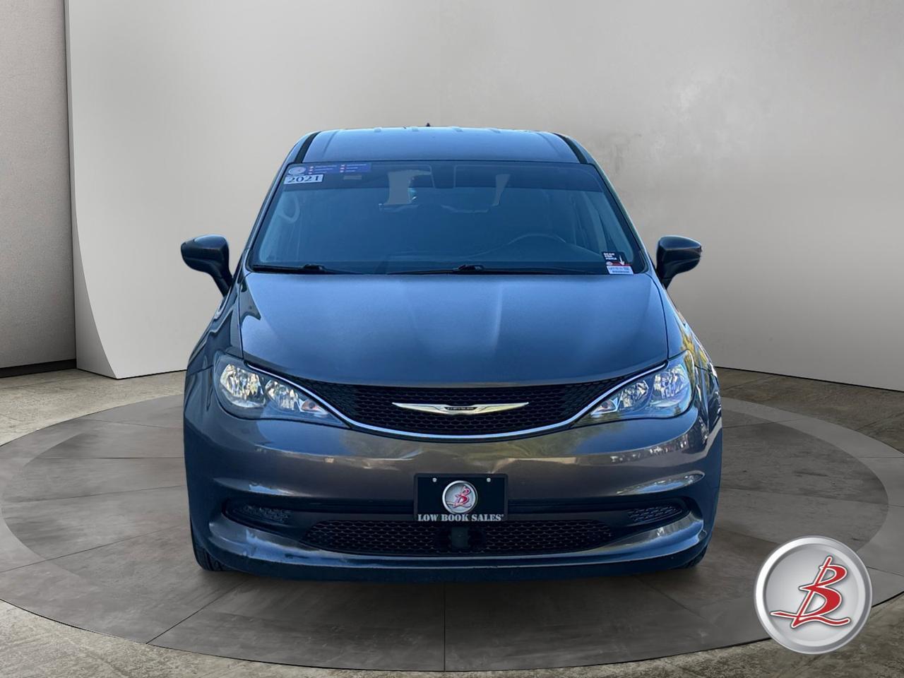 2021 Chrysler VOYAGER LX