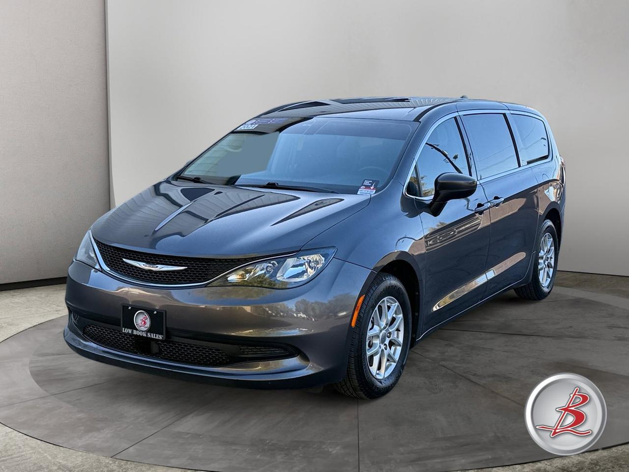 2021 Chrysler VOYAGER LX