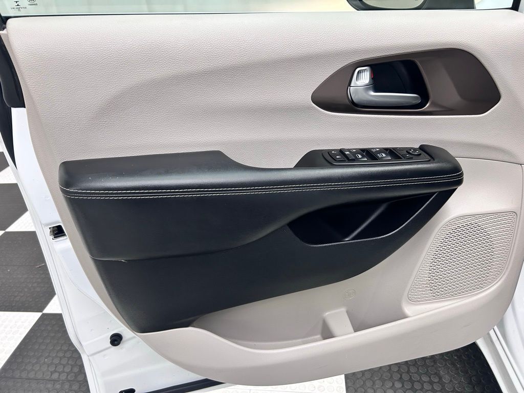 2021 Chrysler Voyager LXI Portland OR