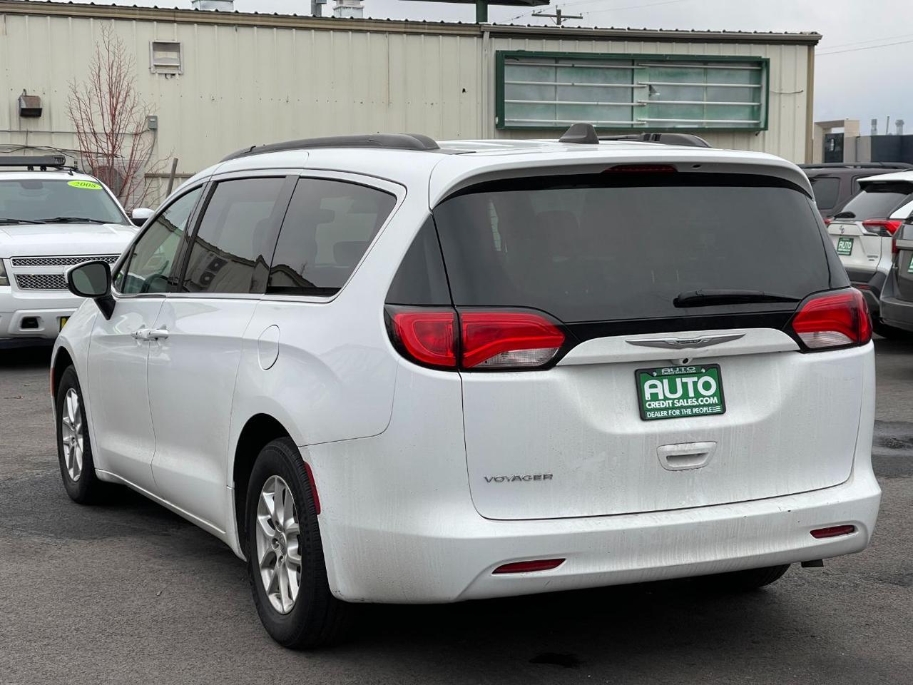 2021 Chrysler Voyager LXI