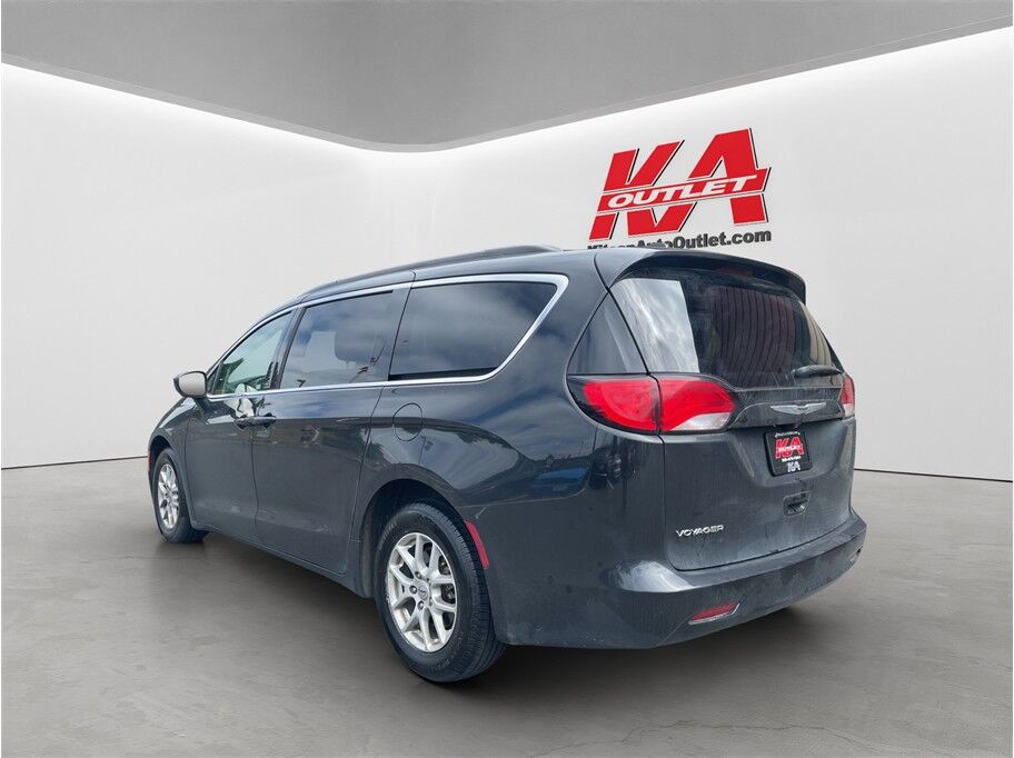 2021 Chrysler Voyager LXi Minivan 4D