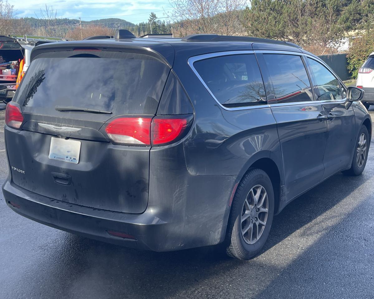 2021 Chrysler Voyager LXi Minivan 4D