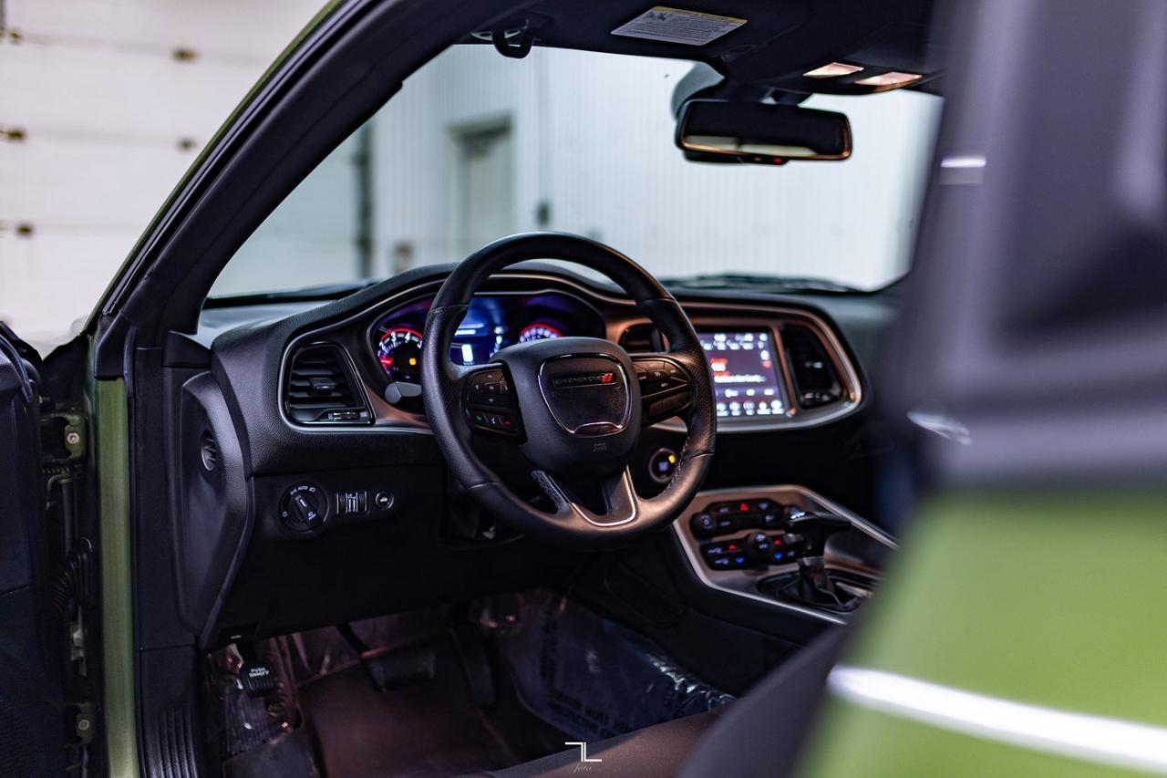 2021 Dodge Challenger AWD SXT  Bee Edition Nav BCam Red Deer AB