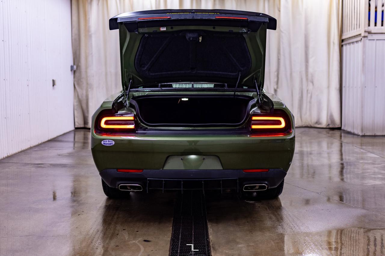 2021 Dodge Challenger AWD SXT  Bee Edition Nav BCam Red Deer AB