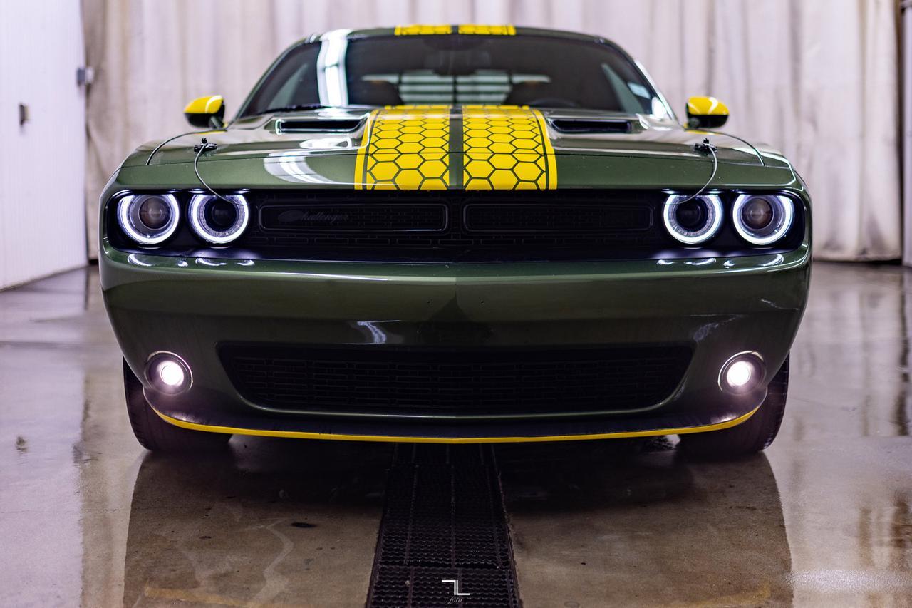 2021 Dodge Challenger AWD SXT  Bee Edition Nav BCam Red Deer AB