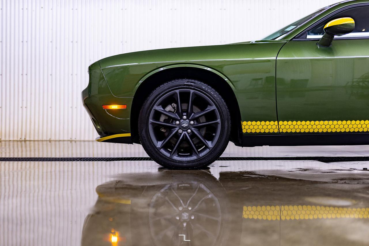 2021 Dodge Challenger AWD SXT  Bee Edition Nav BCam Red Deer AB